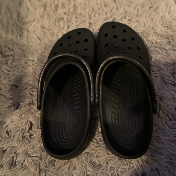 Black crocs main image 4